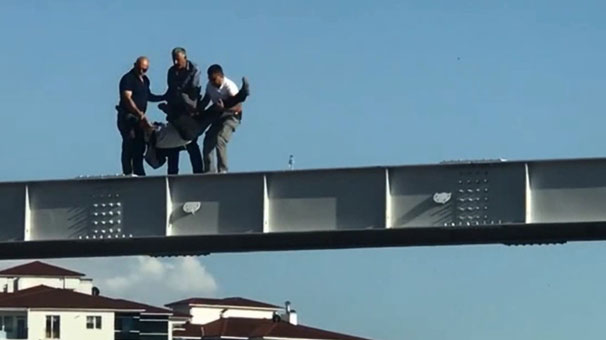 Kırıkkale’de üst geçitte korku dolu anlar!