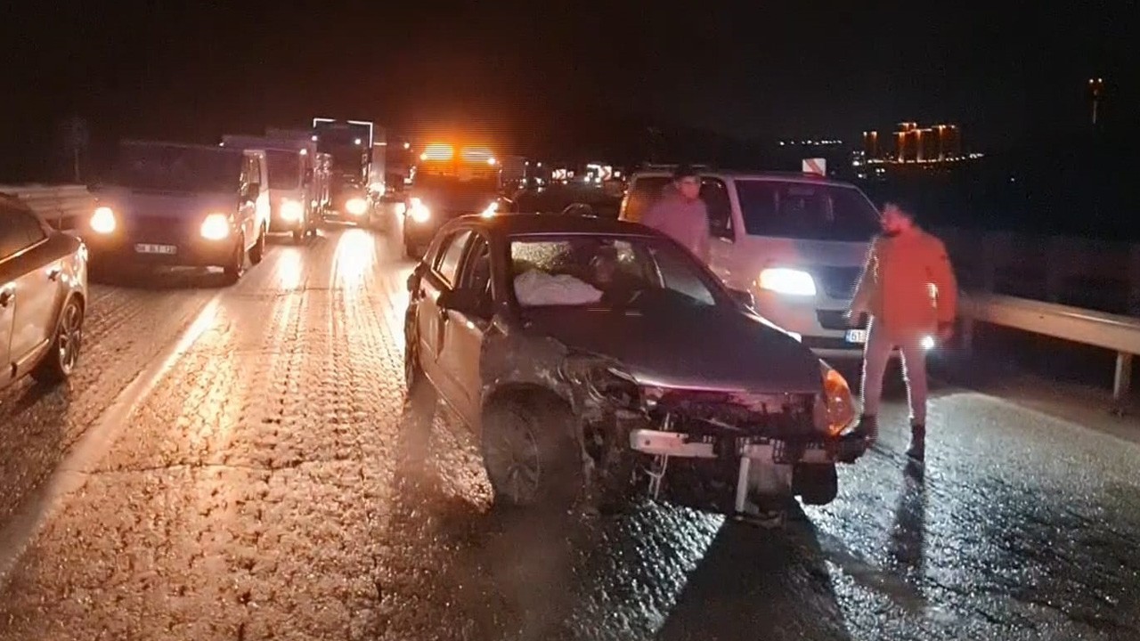 Kırıkkale'de yaralılara müdahalede eden sağlıkçılara otomobil çarptı