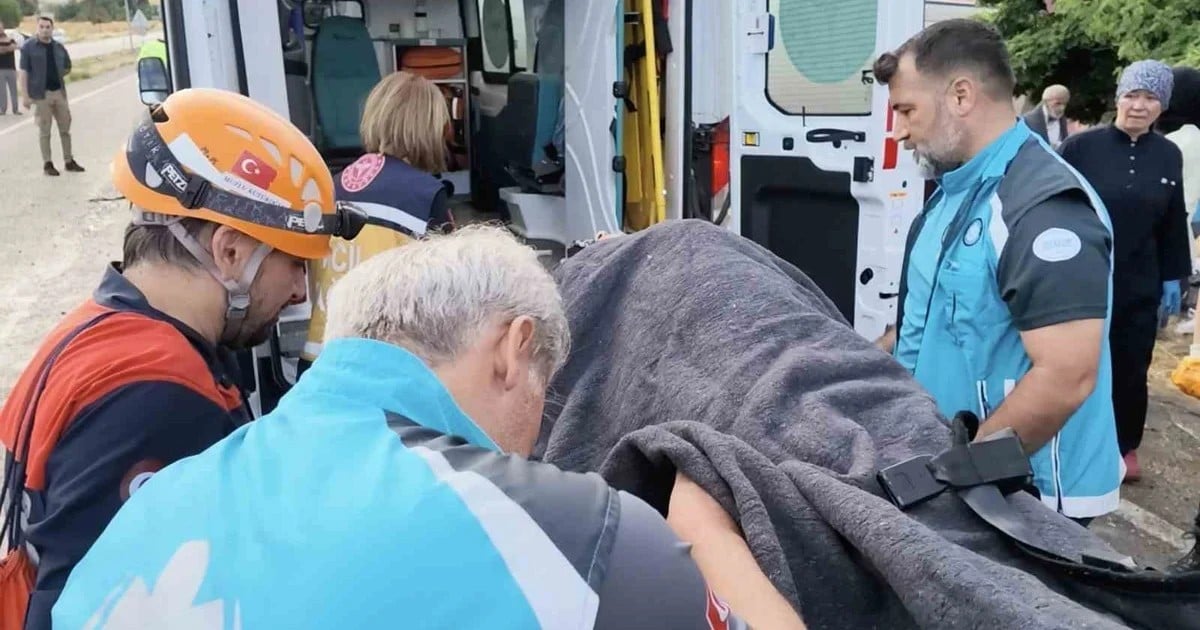 Kırıkkale'de yolcu otobüsü devrildi: 3'ü ağır 41 yaralı, Vali'den kemer uyarısı