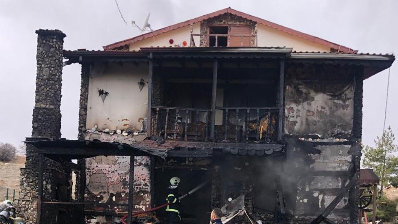 Kırıkkale’de yürekler ağza geldi! Tüp patladı iki katlı ev kül oldu