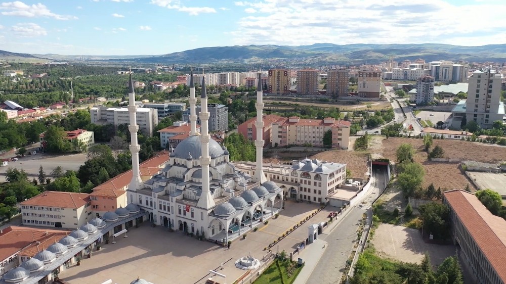 Kırıkkale’deki camiler ve pazar alanları ibadete hazır 