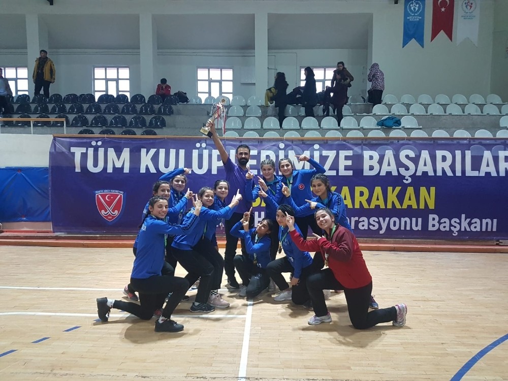 Kırıkkaleli gençler hokeyde Türkiye şampiyonu oldu 