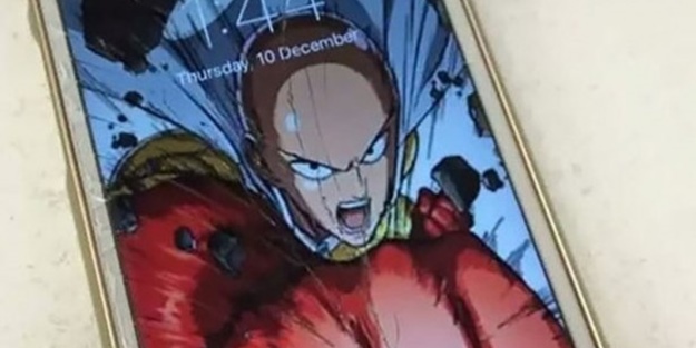 Kırılan ekranlarına böyle çözüm buldular!