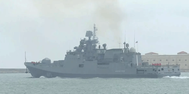 Rus savaş gemileri vuruldu