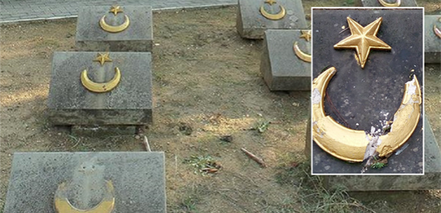 Kırım'daki Türk Şehitliğine hain saldırı