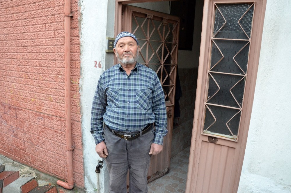 Kırkağaçlı Gazi, kampanyaya 5 aylık maaşını bağışladı 