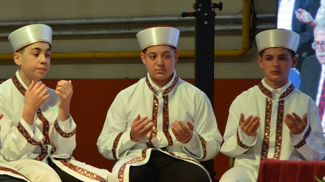 Kırkağaç'ta 25 yıl aradan sonra Hafızlık İcazet Merasimi düzenlendi