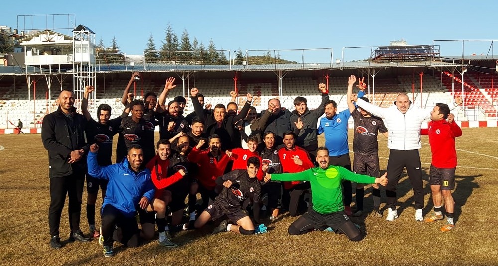 Kırkgöz Döşemealtı Belediye Spor Play-Off’a kaldı 