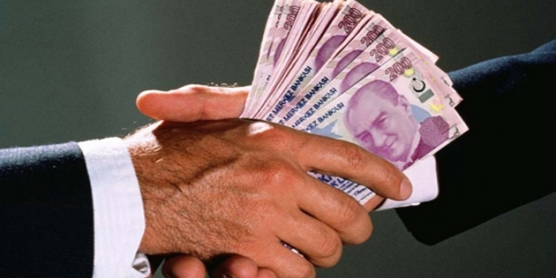 Kırklareli merkezli rüşvet operasyonunda yakalanan 2 gümrük görevlisi tutuklandı