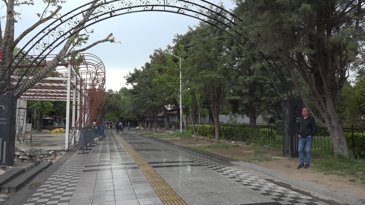 Kırklareli'nde sağanak yağış hayatı olumsuz etkiledi