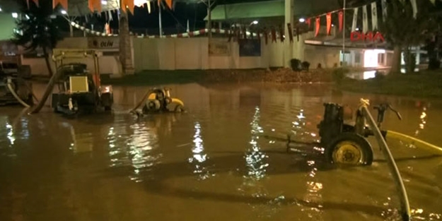 Kırkpınar Er Meydanı'nı su bastı