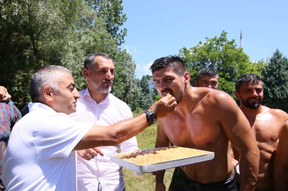 Kırkpınar’da Kocaelili Faruk Akkoyun çeyrek finalde 