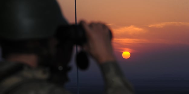 Kırmızı bültenle aranan terörist Türkiye'ye girerken enselendi