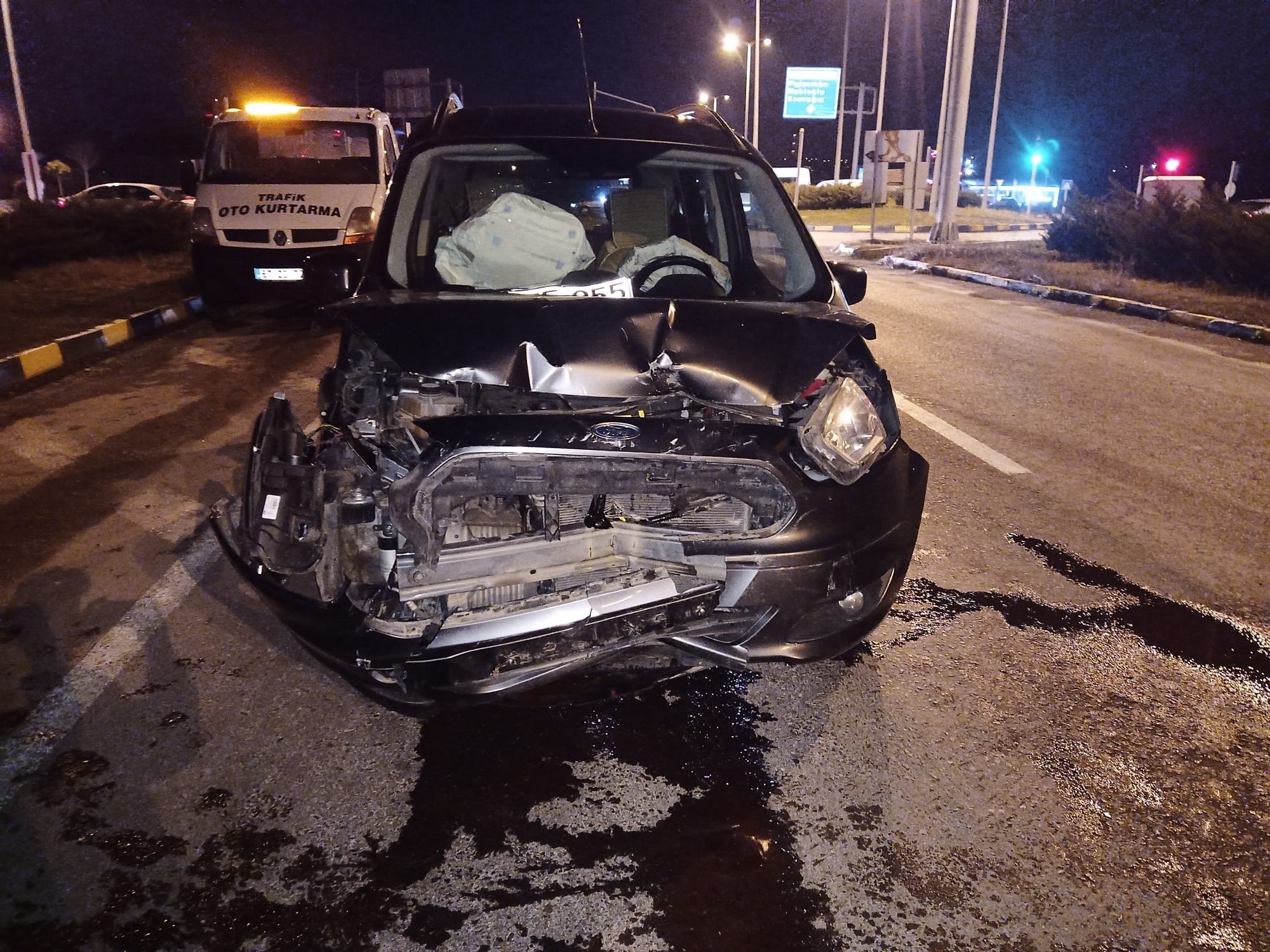 Kırmızı ışık ihlali kaza getirdi: 2 yaralı