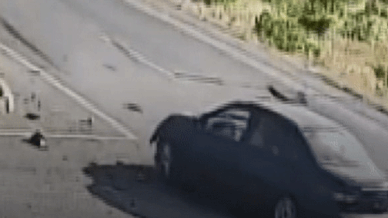 Kırmızı ışık ihlali kazaya neden oldu! O anlar böyle görüntülendi!