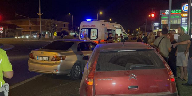 Kırmızı ışık ihlalinde 3 araç çarpıştı