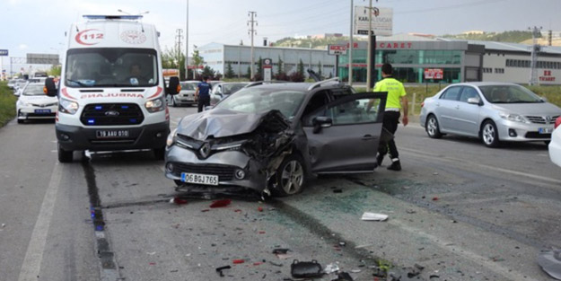 Kırmızı ışıkta bekleyen 7 aracı biçti!