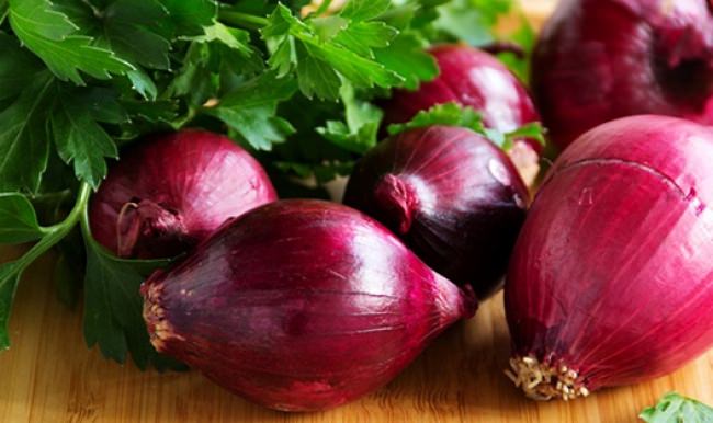 Kırmızı soğanı ayağınıza sürerseniz bakın ne oluyor