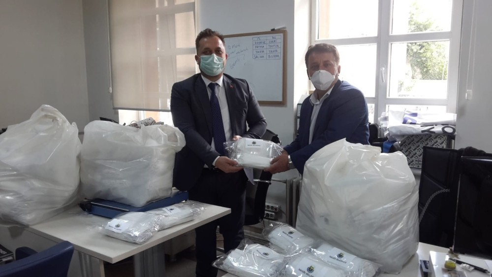 Kırsal mahallelere maske desteği sürüyor 