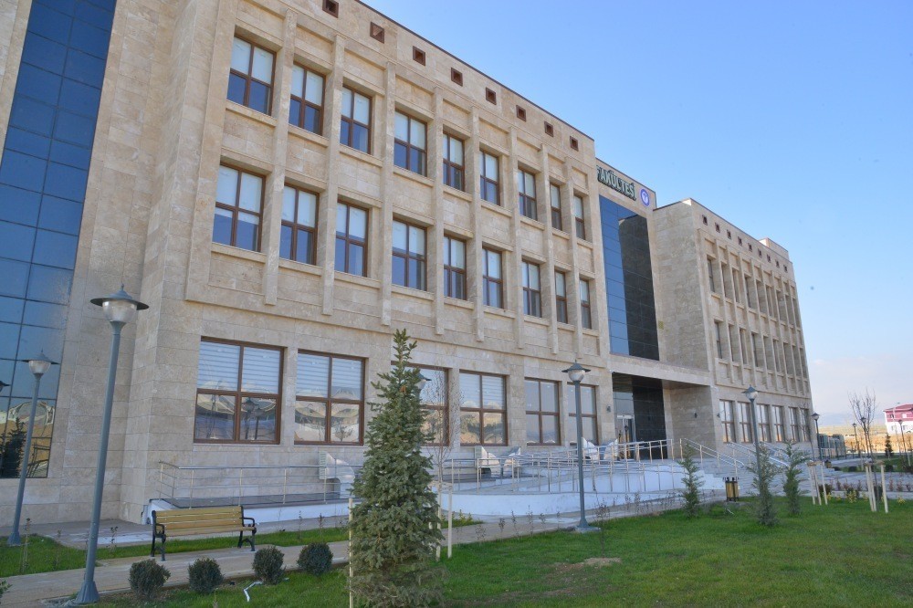 Kırşehir AEÜ’si öğretim üyeleri covid-19 moleküler tanısı için laboratuvar hazırlıklarını tamamladı 