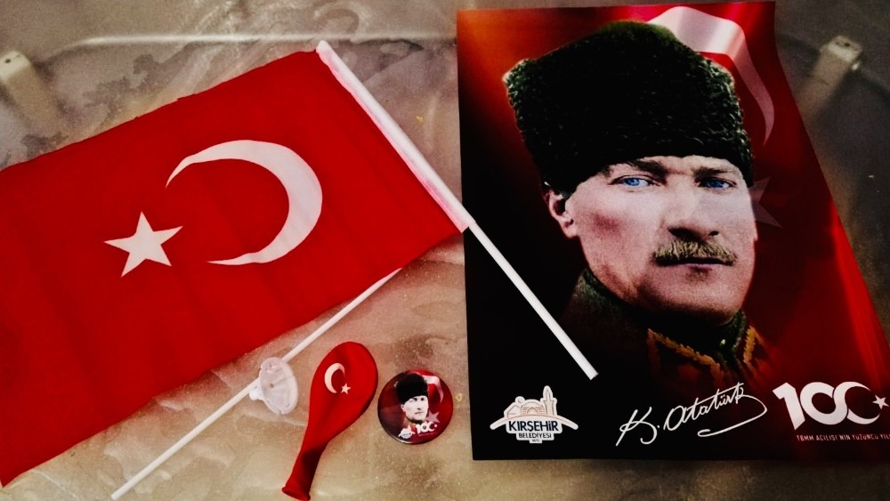 Kırşehir Belediyesi, “Evlerimiz Okulumuz, Odalarımız Sınıflarımız” sloganı ile 23 Nisan’a hazırlık yaptı 