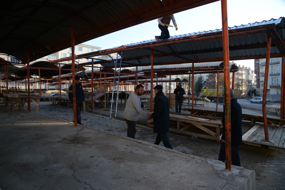 Kırşehir Belediyesi, pazar yerinde düzenleme yaptı 