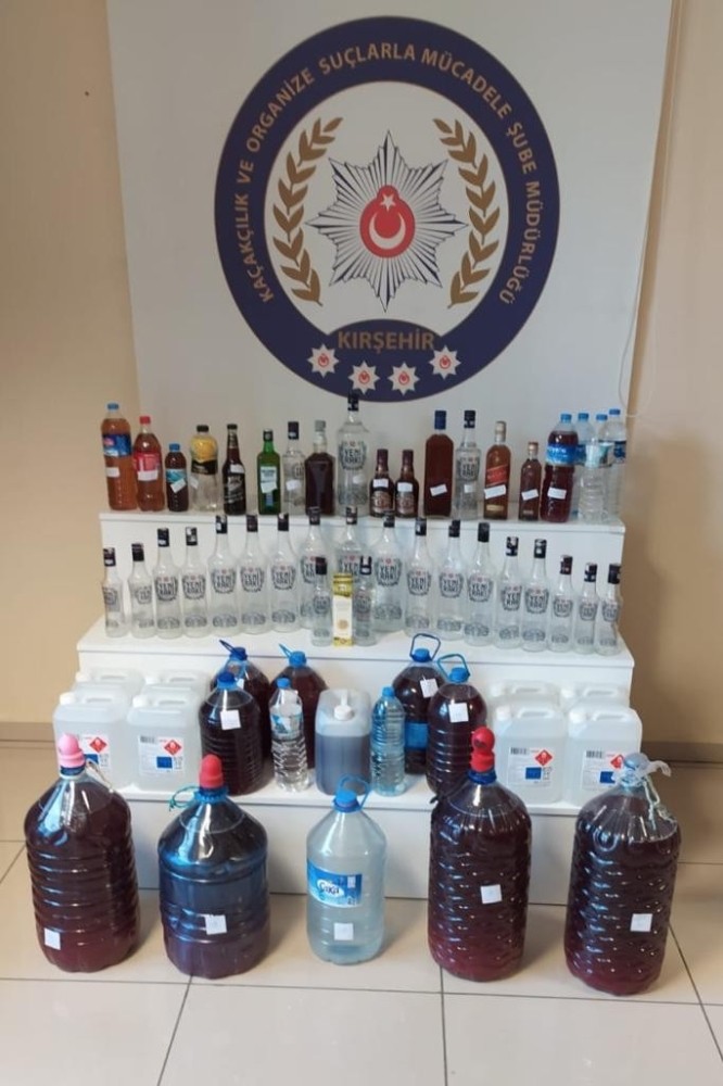 Kırşehir polisinden yeni yıl öncesi sahte içki operasyonu 4 gözaltı 