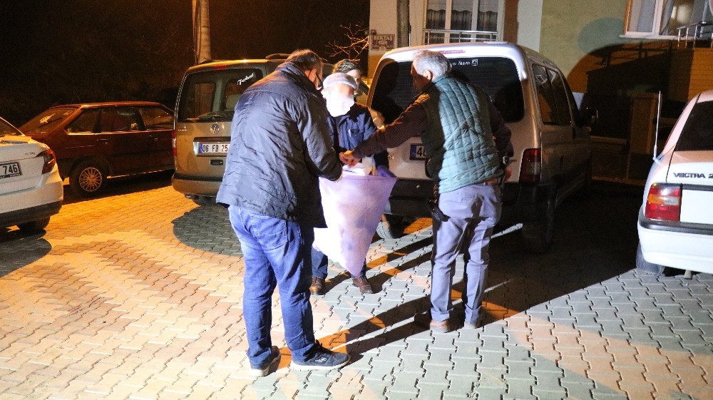 Kırşehir’de 12 dairelik apartmanda karantina uygulaması 