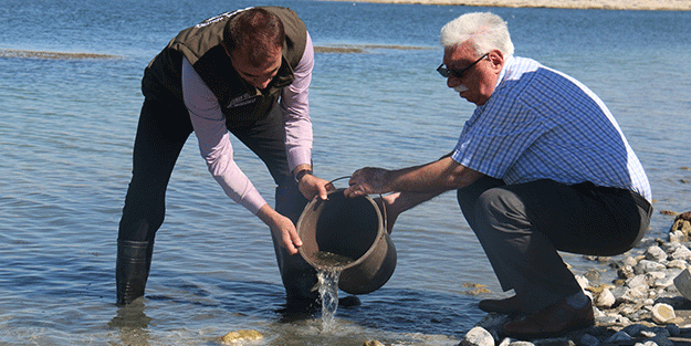Kırşehir'de göllere 450 bin sazan yavrusu bırakıldı