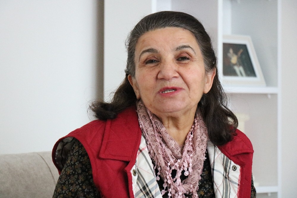 Kırşehir’de Kültür Bakanlığı onaylı tek kadın ozan oldu 