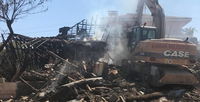 Kırşehir’de tüp bomba gibi patladı: 1 kişi yaralandı
