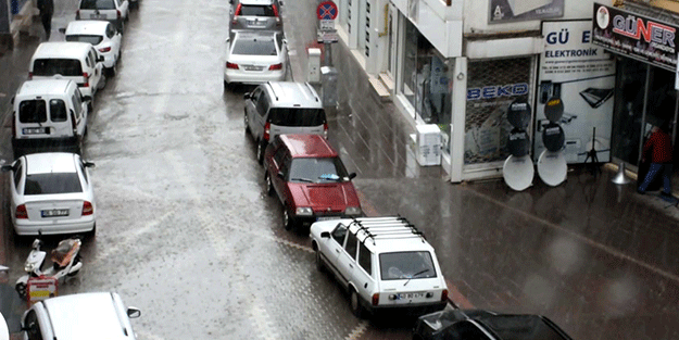 O şehri 'kırkikindi yağmuru' vurdu