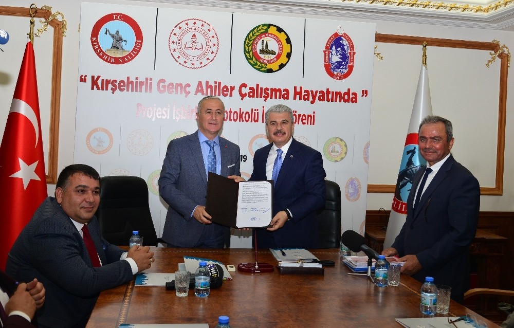 Kırşehirli genç ahiler, çalışma hayatında projesinin protokolü imzalandı 