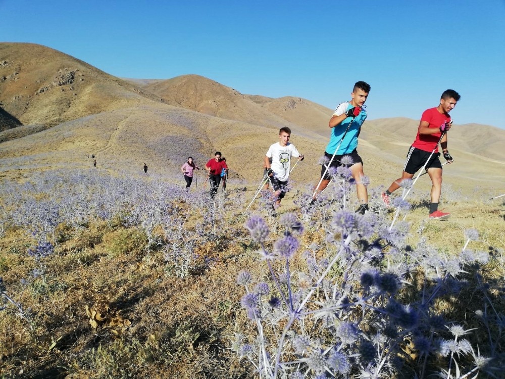 Kış sporları için karsız dağlarda antrenman 