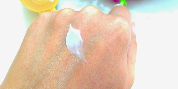 Kışın sıcak suyu severiz ama, çok sıcak suyla banyo cildi kurutuyor