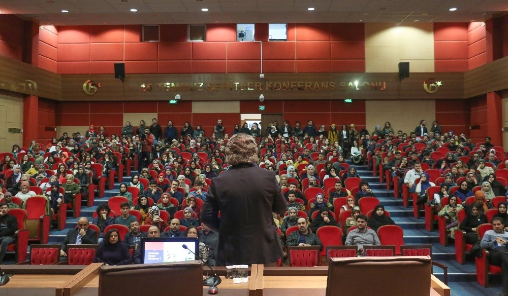 Kişisel Gelişim Uzmanı Aslanhan, öğrencilerle bir araya geldi 