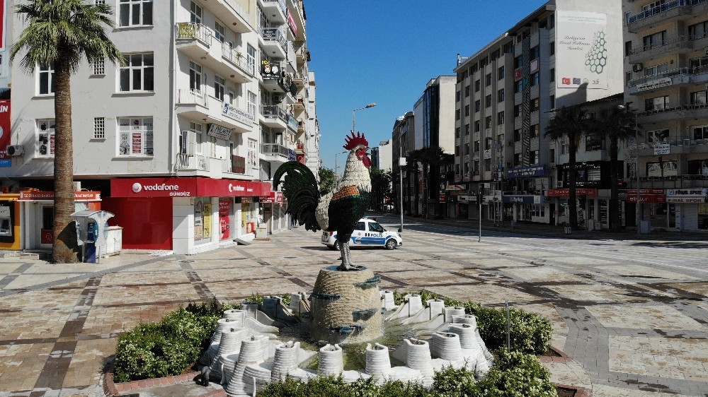 Kısıtlama kararı sonrası Denizli’nin cadde ve sokakları yine bomboş kaldı 