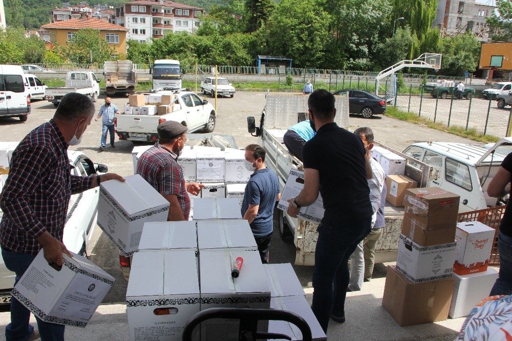 Kısıtlama öncesinde ihtiyaç sahibi bin 200 aileye yardım kolisi dağıtıldı 