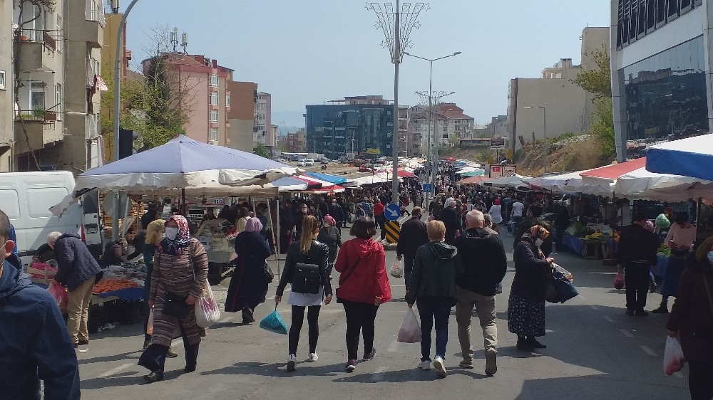 Kısıtlama sonrası pazarda adım atılacak yer kalmadı 