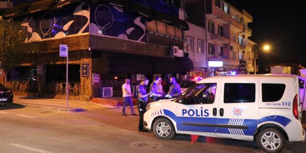 Kısıtlamada, alkollü mekanda eğlenirken