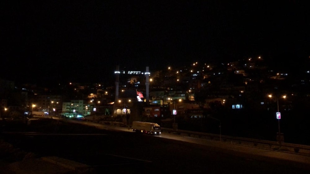 Kısıtlamanın kaldırılmasıyla Hatay’da karayolu trafiği hareketlendi 