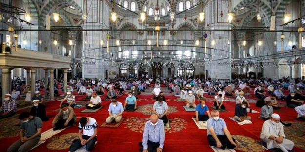Kısıtlamanın olacağı 1 Ocak'ta cuma namazı kılınacak mı? İşte cevabı