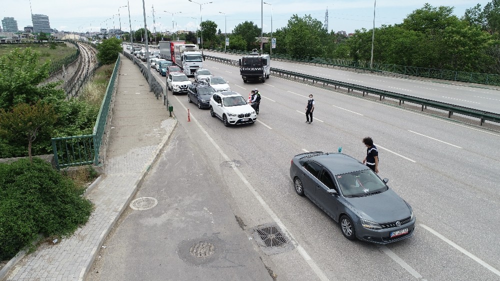 Kısıtlamanın son günü Bursa polisi kuş uçurtmadı 