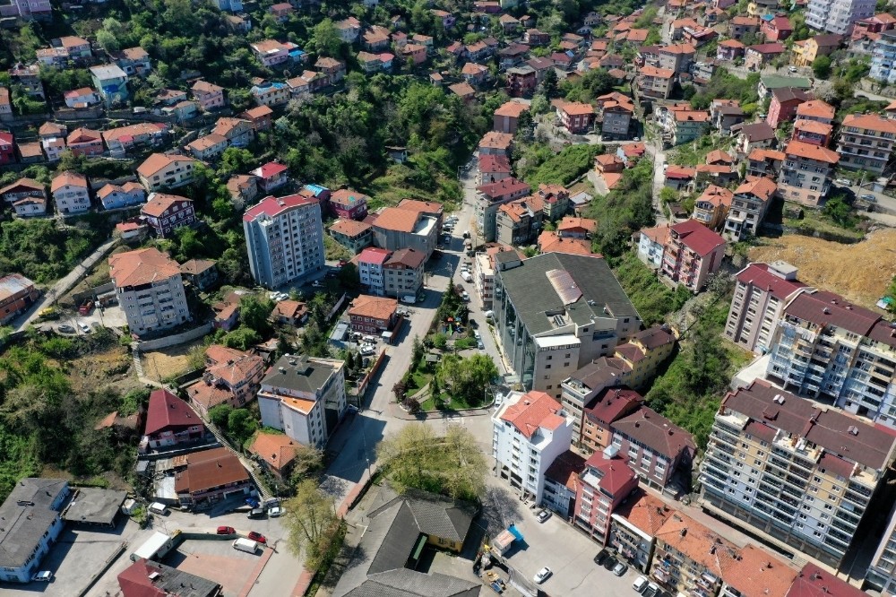Kısıtlamaya uyan Zonguldaklılar evde kaldı 