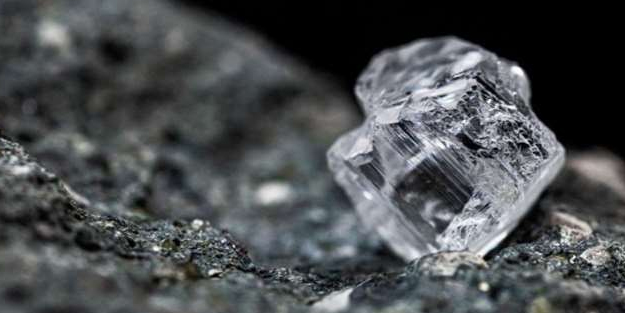 Kıtalarda yeni keşif! Kıtalar birbirinden ayrıldıkça Dünya'nın merkezinden şakır şakır elmas fışkırıyor! Sürpriz gelişme