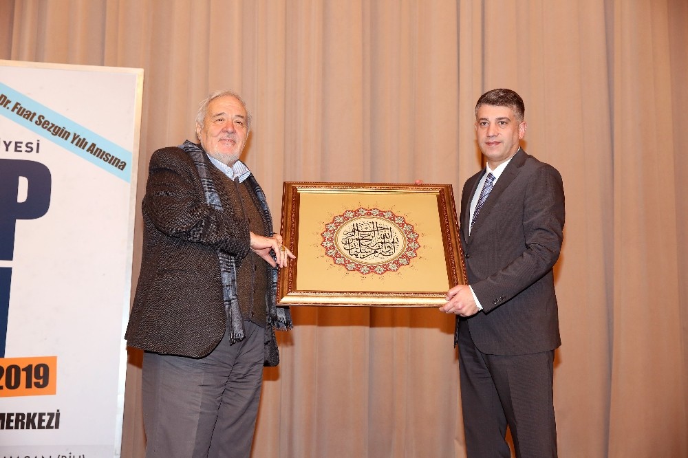 Kitap fuarına İlber Ortaylı akını 
