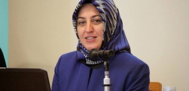 Kitaplar çocuğa dil, edebiyat gibi konularda yardımcı olmalı