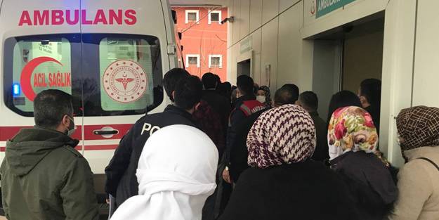 Kitaplıktan yere düşen tabanca ateş aldı: 1 yaralı