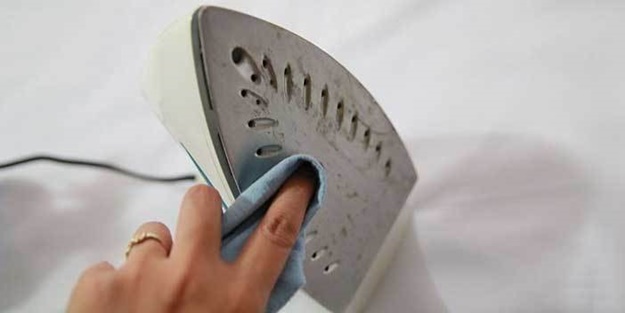 Kıyafetlerinizi ütülerken bunlara dikkat edin!