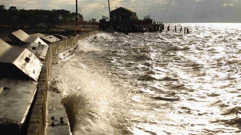 Kıyı erozyonu dursun diye kumlara elektrik verilecek!
